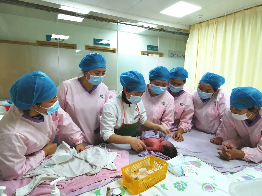 河间市妇婴监护型护送